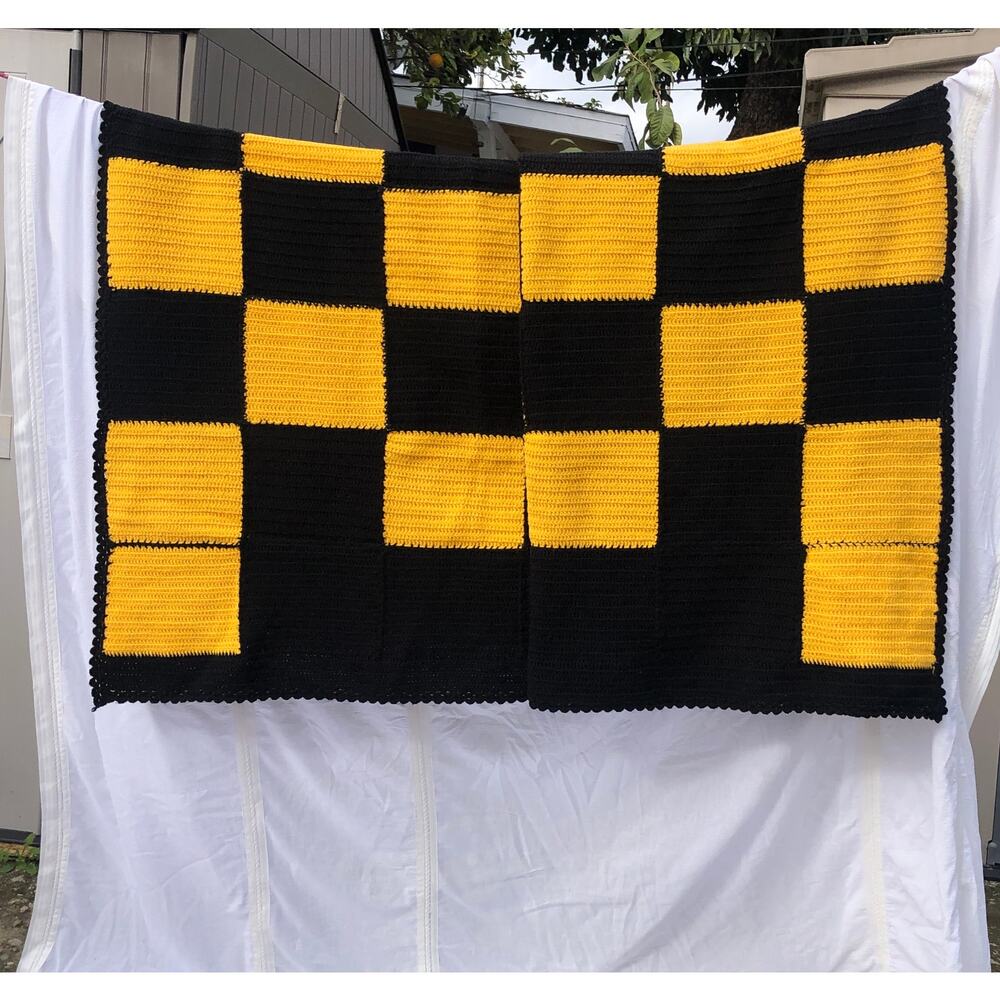 CROCHET BLANKET SIZE 110 X 138 IN YELLOW BLACK